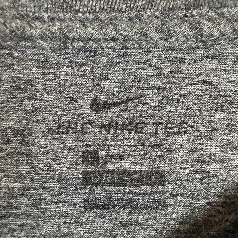 Nike Dri-FIT Shirt‎ Kids Medium Gray Crewneck Short Sleeve Swoosh Logo Athletic